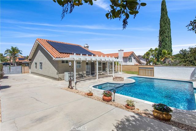 2567 Via Pacifica, Corona, CA 92882