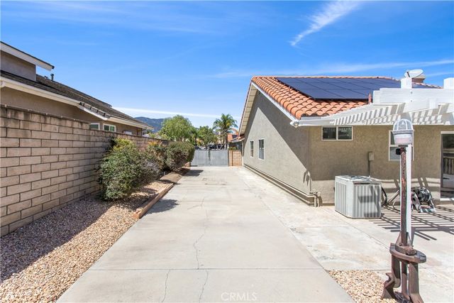 2567 Via Pacifica, Corona, CA 92882