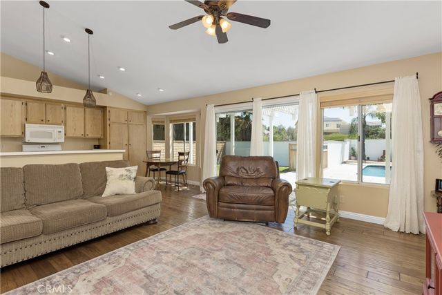 2567 Via Pacifica, Corona, CA 92882