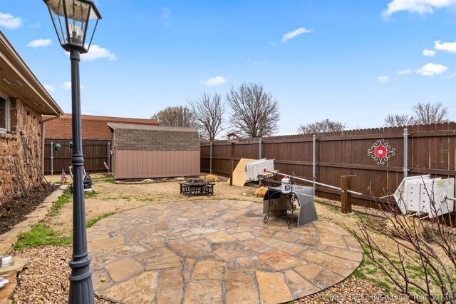 508 Clark Road, Bartlesville, OK 74006