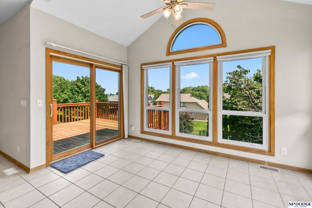 13705 Tregaron Drive, Bellevue, NE 68123