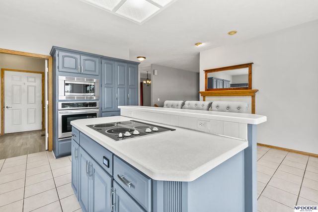 13705 Tregaron Drive, Bellevue, NE 68123