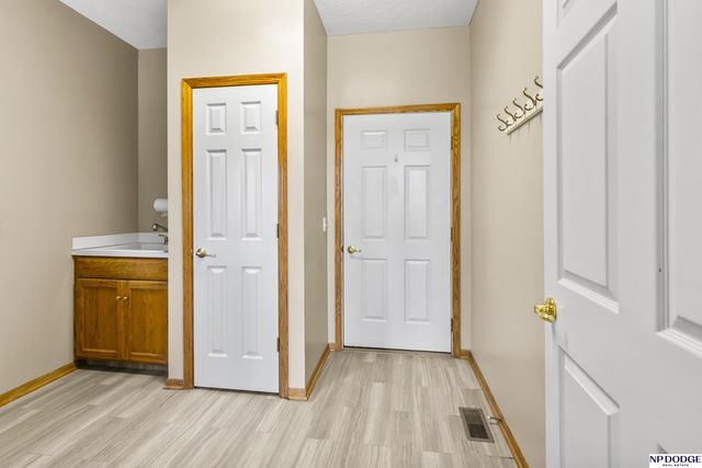 13705 Tregaron Drive, Bellevue, NE 68123
