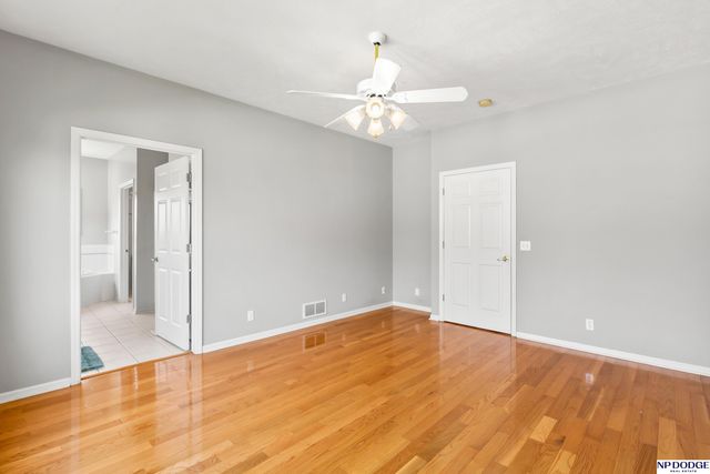 13705 Tregaron Drive, Bellevue, NE 68123