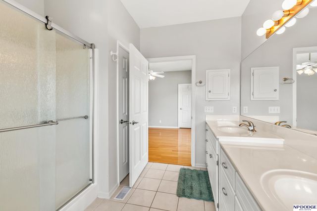 13705 Tregaron Drive, Bellevue, NE 68123
