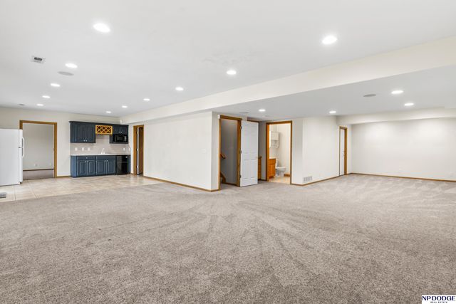 13705 Tregaron Drive, Bellevue, NE 68123