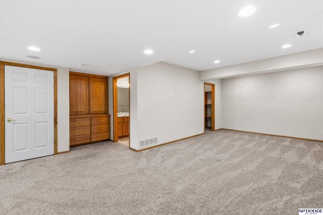 13705 Tregaron Drive, Bellevue, NE 68123