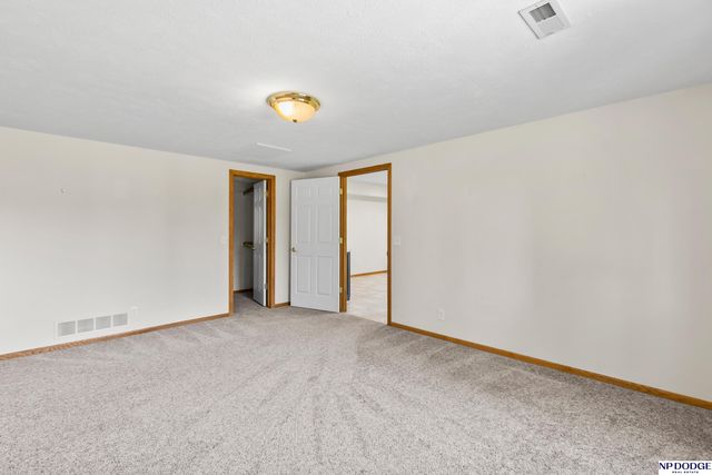 13705 Tregaron Drive, Bellevue, NE 68123