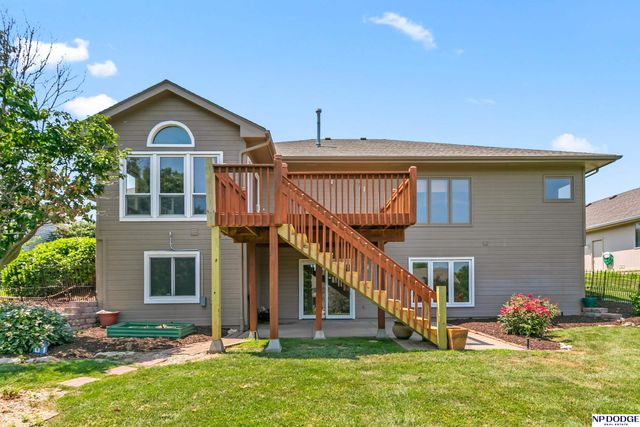 13705 Tregaron Drive, Bellevue, NE 68123