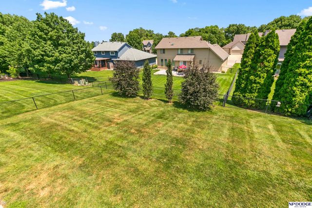 13705 Tregaron Drive, Bellevue, NE 68123
