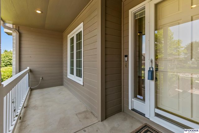13705 Tregaron Drive, Bellevue, NE 68123