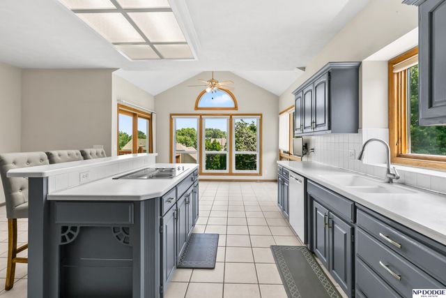 13705 Tregaron Drive, Bellevue, NE 68123