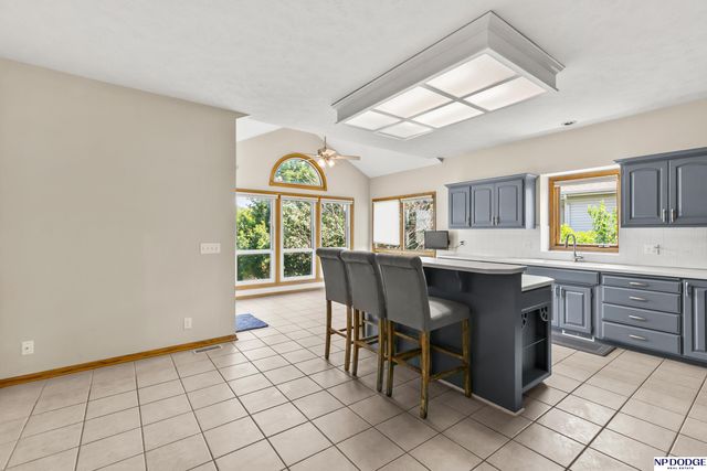 13705 Tregaron Drive, Bellevue, NE 68123