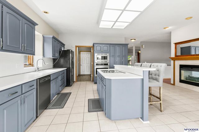 13705 Tregaron Drive, Bellevue, NE 68123