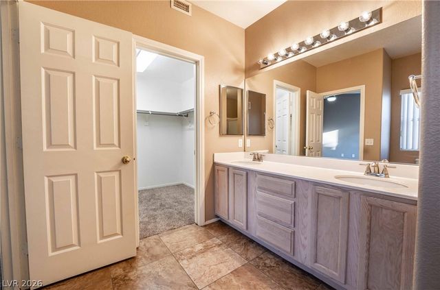 2000 Quartz Cliff Street 104, Las Vegas, NV 89117