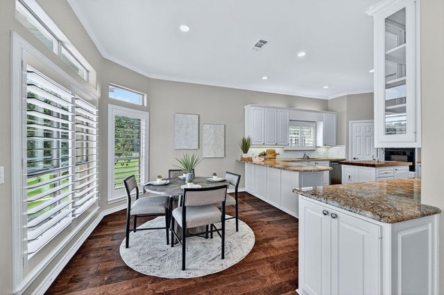 214 Kiowa Drive E, Lake Kiowa, TX 76240