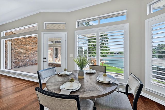 214 Kiowa Drive E, Lake Kiowa, TX 76240