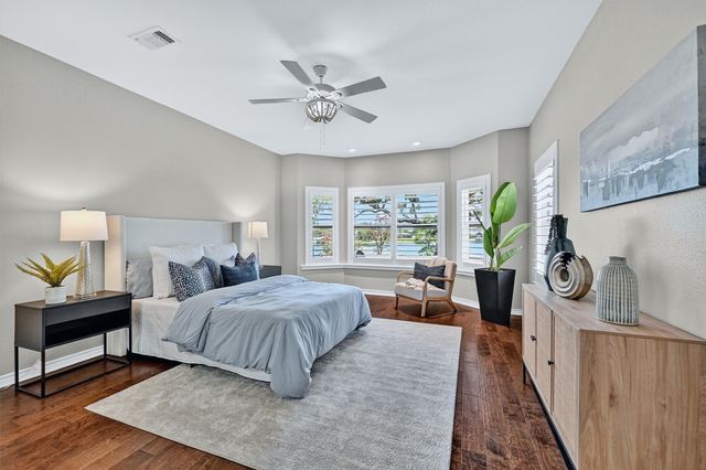 214 Kiowa Drive E, Lake Kiowa, TX 76240