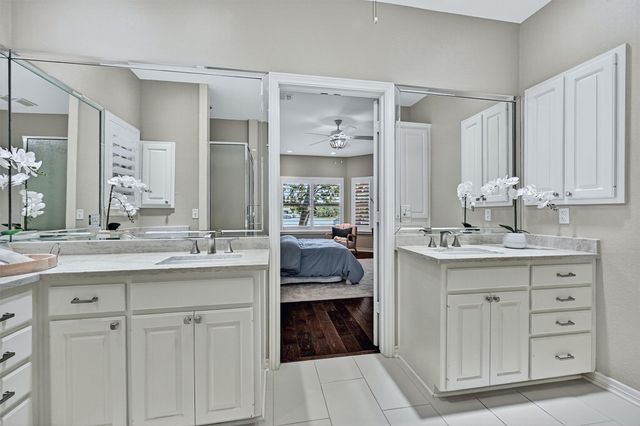 214 Kiowa Drive E, Lake Kiowa, TX 76240