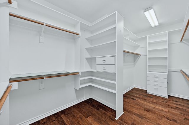 214 Kiowa Drive E, Lake Kiowa, TX 76240