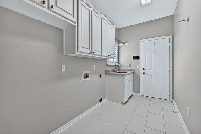 214 Kiowa Drive E, Lake Kiowa, TX 76240