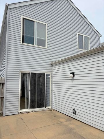 1066 Four Seasons Boulevard, Aurora, IL 60504