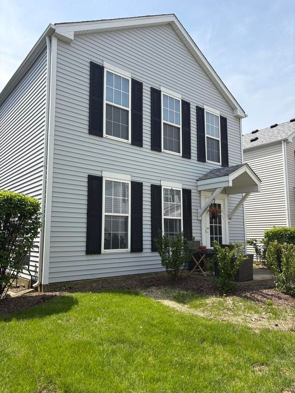 1066 Four Seasons Boulevard, Aurora, IL 60504