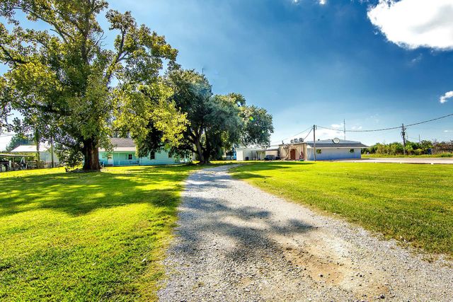 13966 West Main Street, Larose, LA 70373