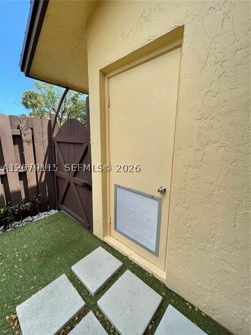 112 Fox Rd 2-50, Hollywood, FL 33024
