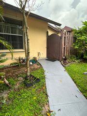 112 Fox Rd 2-50, Hollywood, FL 33024