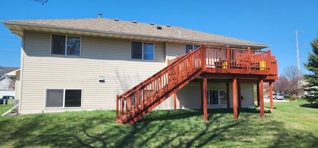 9509 Dogwood Avenue N, Brooklyn Park, MN 55443