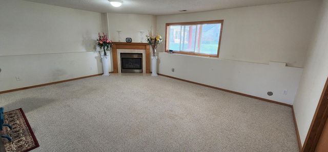 9509 Dogwood Avenue N, Brooklyn Park, MN 55443