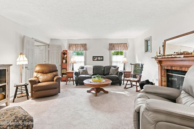 1700 Oak Grove Dr, New Albany, IN 47150