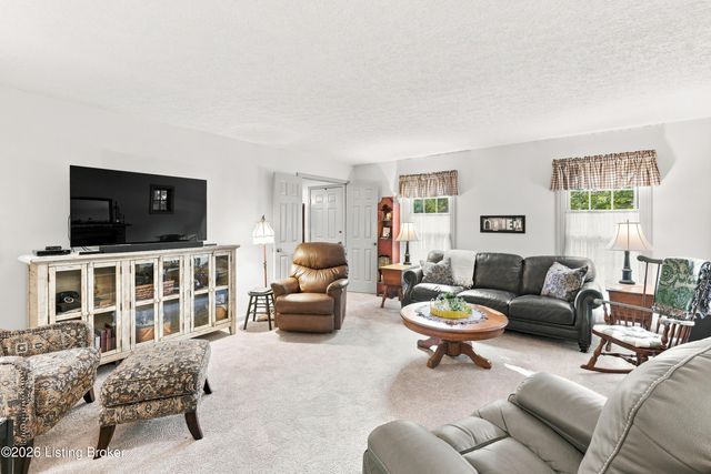 1700 Oak Grove Dr, New Albany, IN 47150