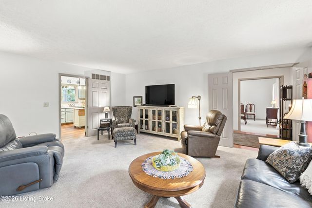 1700 Oak Grove Dr, New Albany, IN 47150