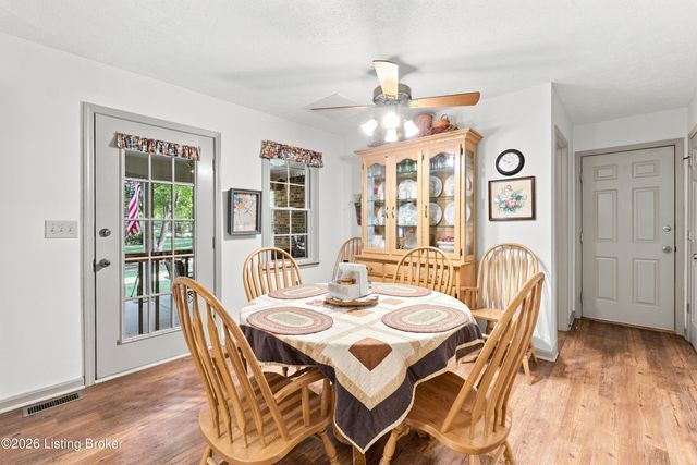 1700 Oak Grove Dr, New Albany, IN 47150
