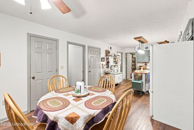 1700 Oak Grove Dr, New Albany, IN 47150
