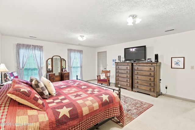 1700 Oak Grove Dr, New Albany, IN 47150
