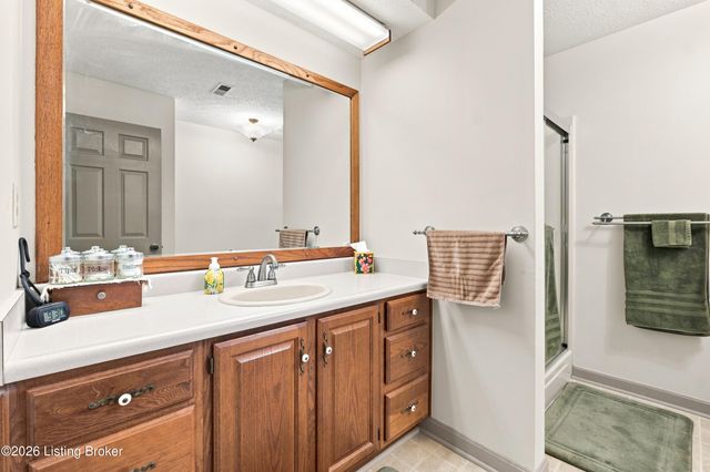 1700 Oak Grove Dr, New Albany, IN 47150