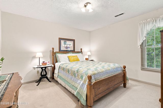 1700 Oak Grove Dr, New Albany, IN 47150