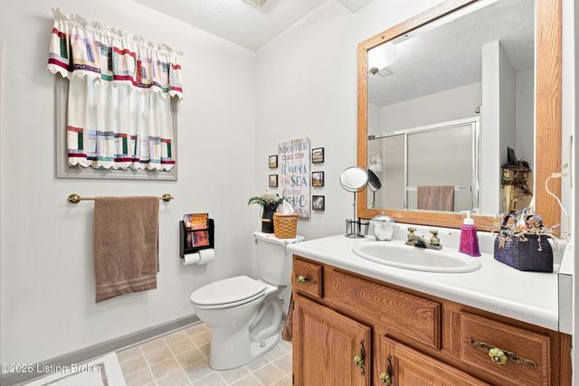 1700 Oak Grove Dr, New Albany, IN 47150