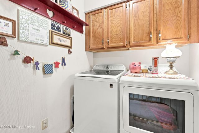 1700 Oak Grove Dr, New Albany, IN 47150