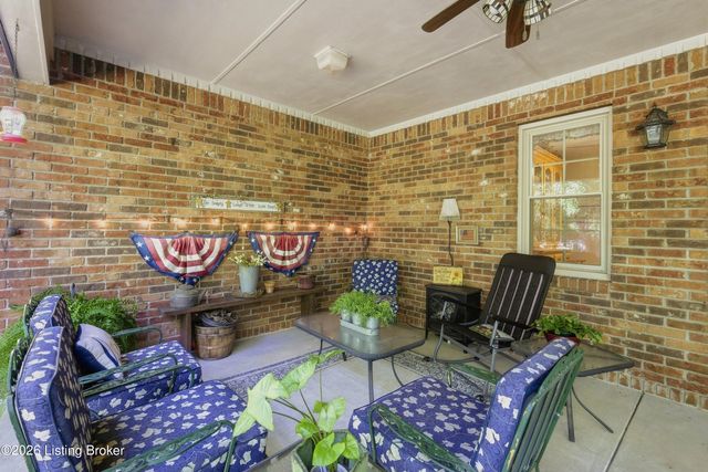 1700 Oak Grove Dr, New Albany, IN 47150