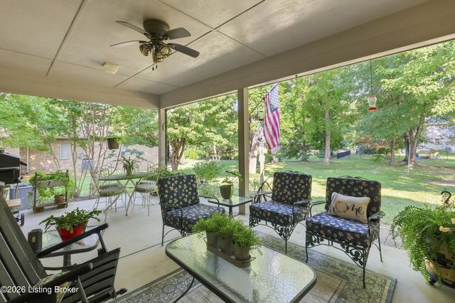 1700 Oak Grove Dr, New Albany, IN 47150