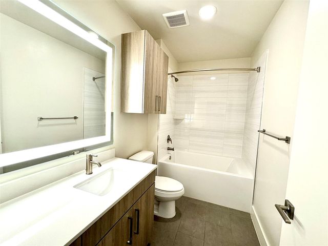 3120 Smith Street 206, Houston, TX 77006