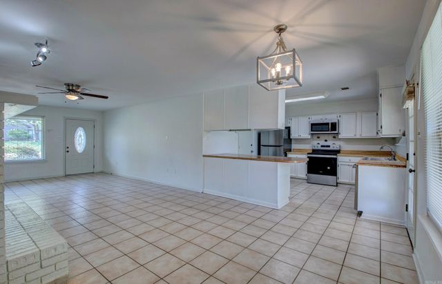 36 Kingspark Drive, Maumelle, AR 72113