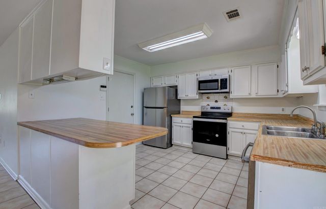 36 Kingspark Drive, Maumelle, AR 72113