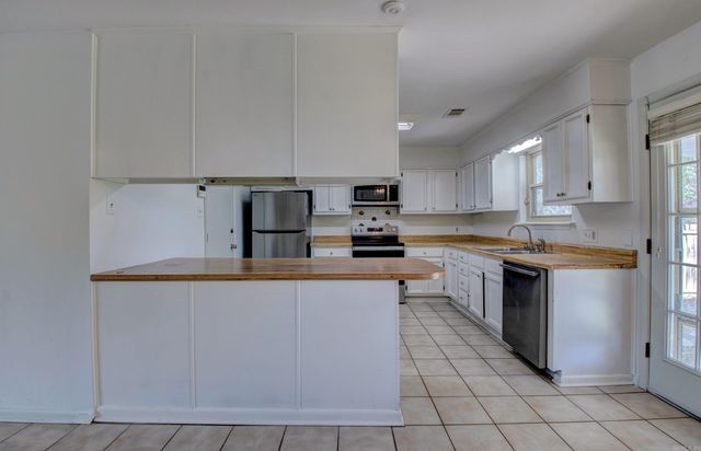 36 Kingspark Drive, Maumelle, AR 72113