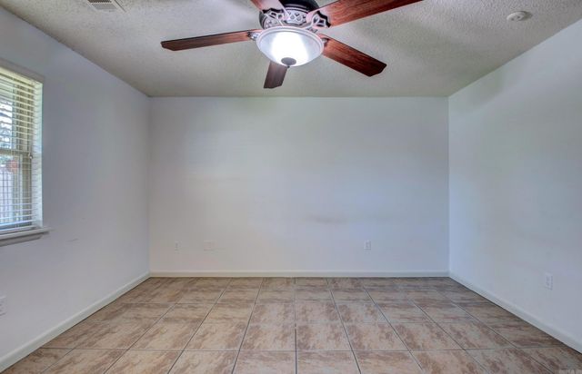 36 Kingspark Drive, Maumelle, AR 72113