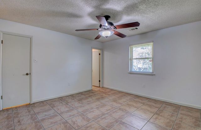 36 Kingspark Drive, Maumelle, AR 72113